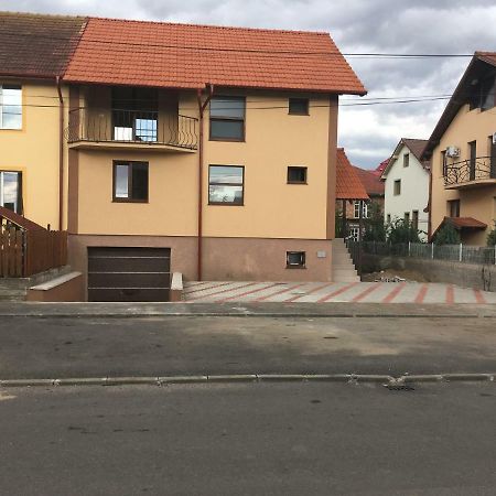 Casa In Zona Linistita, Campia Turzii Villa Ngoại thất bức ảnh
